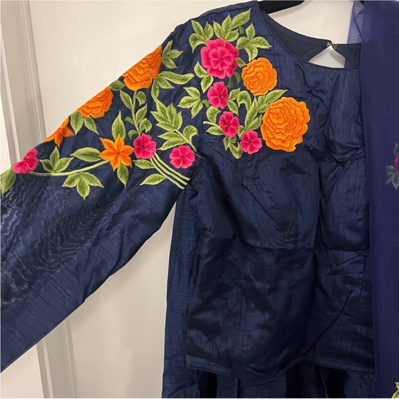 NWOT Navy blue floral lehenga Large/XL - Picture 2 of 11